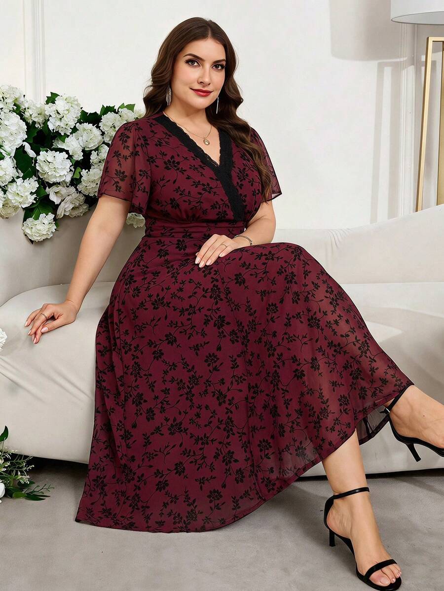 Reflora Vestido de Talla Grande con Estampado Floral Completo y Encaje en Contraste - Multicolor - Ver 1