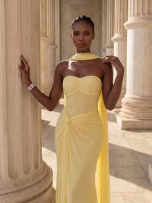 Coutiva Elegant Queen Princess Soft Yellow Knitted Fabric Fitted Slimming Strapless Formal Evening Gown Sexy Minimalist Design Waist-Cinched Winter Wedding - Yellow - View 3