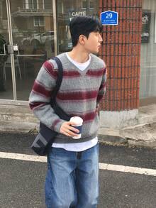DAZY Sweater Pria Lengan Panjang Motif Garis Abu-abu & Merah, Kerah V Kecil, Desain Berbulu di Bagian Bawah dan Manset, Cocok untuk Musim Gugur/Dingin - MultiWarna - View 3