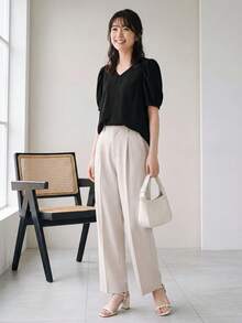 Yumoku 純色泡泡袖V領休閒女式襯衫 - 黑色 - 查看 2