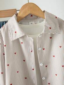 SHEIN Genkimix Kids 女童棕色條紋印花翻領長袖寬鬆休閒襯衫，愛心印花圖案，春/秋款 - 卡其色 - 查看 7
