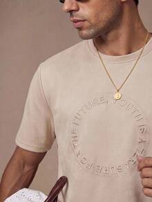 Manfinity RebelGame 男士休閒字母刺繡T恤，夏季 - 杏色 - 查看 8