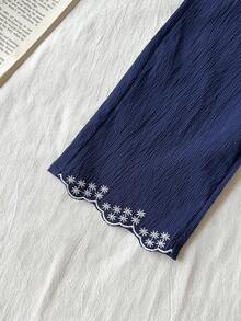 SHEIN Playful Pals 鄉村風彼得潘領幼兒女童套裝，嬰兒時尚刺繡下擺無袖上衣與長褲 2 件套 - 藍色 - 查看 10