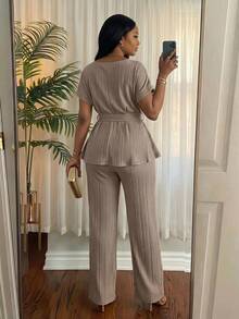 SHEIN Lady CURVE 大尺碼女款純色圓領短袖上衣與長褲休閒兩件套 - 卡其色 - 查看 2