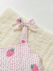 SHEIN Playful Pals 2件組女嬰幼兒/新生兒 0-3歲 春夏休閒日常可愛度假條紋蝴蝶結圖案背心上衣+短褲套裝 - 彩色 - 查看 4