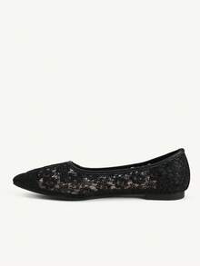 CUCCOO CHICEST Flower Lace Pointed Flats, Gentle Style Commuting Dating Breathable Low Vamp Shoes Fall Shoes - Black - View 5