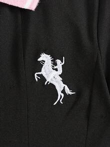 SHEIN 1件女童粉黑拼色短袖洋裝，3D蝴蝶結設計，POLO領配鈕扣，馬匹動物刺繡，收腰設計，可愛休閒韓風優雅甜美迷你洋裝，適合夏季日常穿著或室內場合 - 黑色 - 查看 8