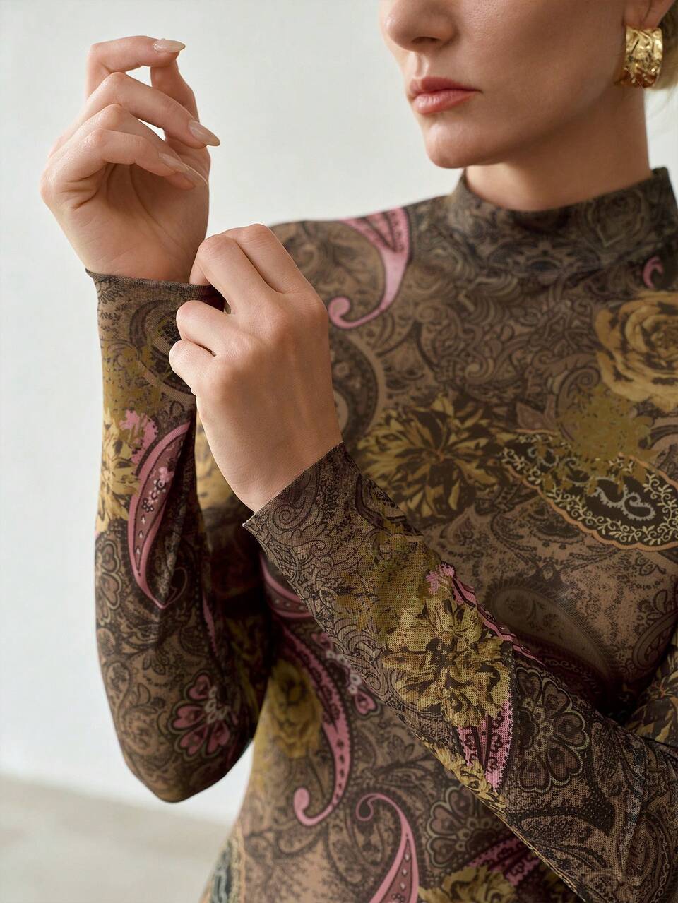 MOTF VINTAGE MINIMALIST WOMEN'S PAISLEY PRINT TOP