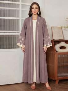 Al Najma 女款寬鬆休閒刺繡流蘇袖口日常阿拉伯式長袍 - 淺灰紫 - 查看 5
