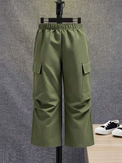 SHEIN Boys' Straight Leg Cargo Pants, Army Green Elastic Waist Cargo Pants For Boys, Young Boy Casual Large Pocket Straight Leg Outdoor Versatile Pants, Classic Army Green Tone With Double-Sided 3D Cargo Pockets, Wrinkle Structure Treatment At Knees, Sharp And Cool With Street Casual Vibe, Boys Can Easily Wear Out And Cool Elegant