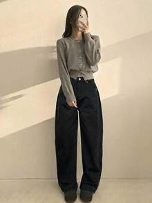 DAZY Jeans de mezclilla negros de pierna recta con decoración de letras de strass, botones sueltos y bajo con vuelta - Negro - Ver 4