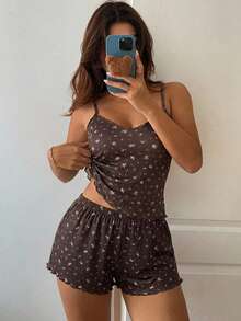 DAZY 2件組甜美碎花無袖背心上衣與波浪下擺短款睡褲套裝 女款居家睡衣 - 棕色 - 查看 5