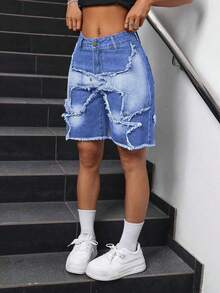 SHEIN PETITE 流蘇飾邊鈕扣口袋撞色時尚牛仔短褲，適合嬌小女性 - 淺色水洗藍 - 查看 4