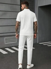 Manfinity CasualCool 男士春夏 Polo 套裝，白色紋理面料搭配對比咖啡色，成熟休閒短袖上衣與長褲 - 白色 - 查看 2