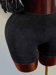 Amplova Ensemble de sport pour femmes avec top bandeau et short à design de patch métallique - Noir - Voir 8