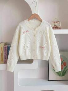 SHEIN 1件女童開襟毛衣，時尚百搭圓領可愛甜美風，3D鑽石紋理與3D蝴蝶結裝飾，直排鈕扣開合，適中厚度，整齊下擺，緊口袖口，舒適實用，做工精良，輕盈，適合日常穿著、居家、學校、外出、旅行等，秋冬款 - 白色 - 查看 8