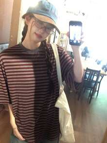 DAZY 女款條紋圓領短袖休閒百搭T恤 - 酒紅色 - 查看 9