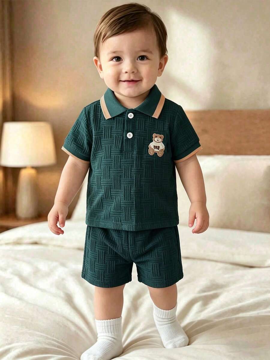 Souflis Souflis 男嬰白色夏季休閒提花 Polo 領短袖上衣與短褲套裝,可愛學院風 - 墨綠色 - 查看 1