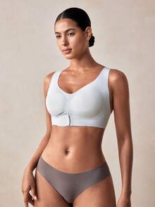 Veilyse Seamless Wireless Bra, Invisible & Non-Binding, Suitable For Daily Wear & Sleeping - Mint Green - View 4