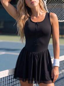 CourtClass CourtClass 女款極簡休閒拉鍊半開襟網布拼接運動裙褲 - 黑色 - 查看 3