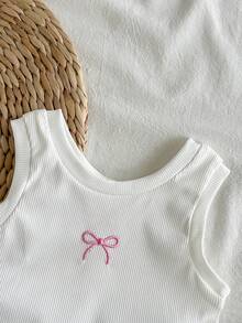 SHEIN Vintaside Kids 2026夏季女童蝴蝶結刺繡兩件套 白色羅紋無袖背心 + 彩色蝴蝶結捲邊牛仔短褲套裝，時尚休閒日常小女孩外穿服飾 - 白色 - 查看 7