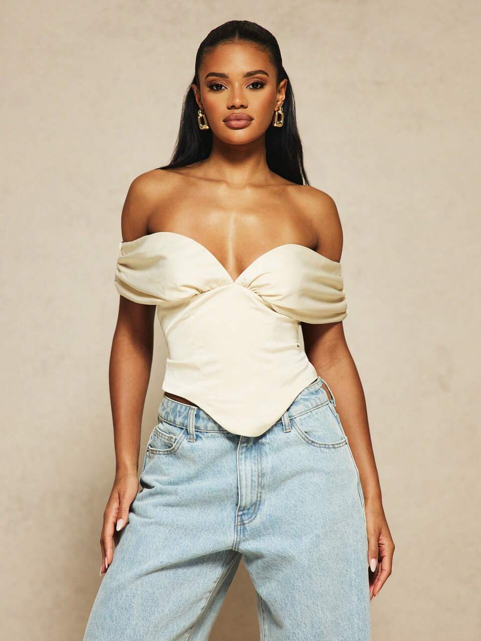 MISSGUIDED X Carli Bybel Off-Shoulder Corset Crop Top With Sweetheart Neckline And Puff Sleeves Elegant Blouse
