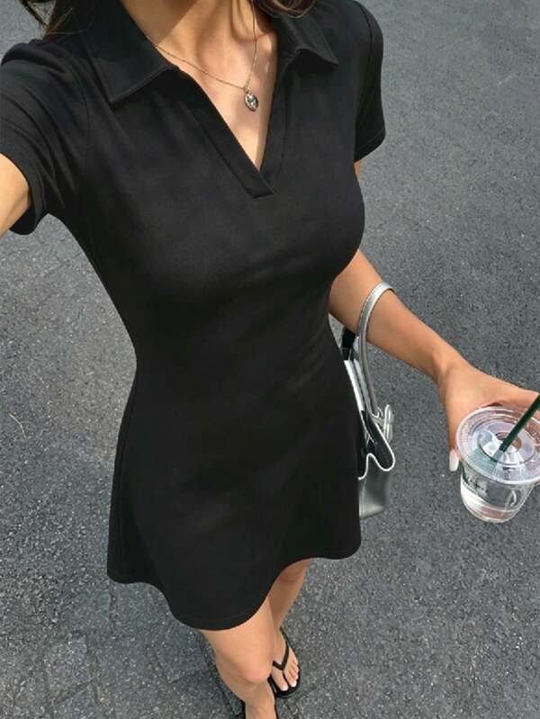 SHEIN 女士优雅复古简约翻领短袖黑色A字迷你连衣裙，收腰显瘦