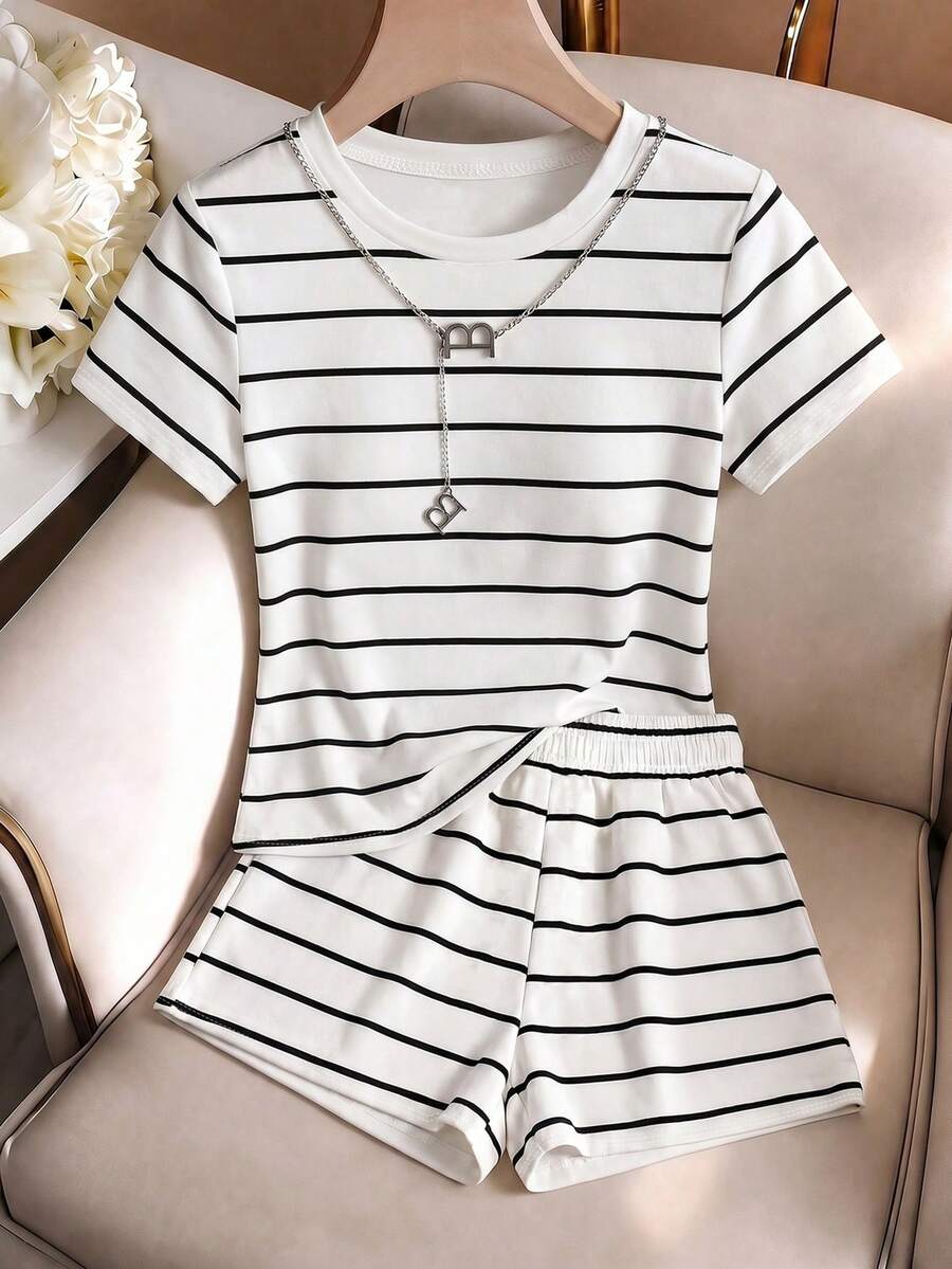 Resyla Setelan 2 Potong Kaos dan Celana Pendek Motif Garis-garis untuk Wanita - MultiWarna - View 1