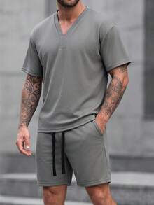 Manfinity Homme 歐式男士純色V領寬鬆短袖上衣 + 寬腿5吋短褲運動兩件套 - 灰色 - 查看 6