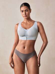 Veilyse Seamless Wireless Bra, Invisible & Non-Binding, Suitable For Daily Wear & Sleeping - Mint Green - View 1