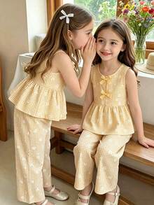 SHEIN Elladie kids 女童新款清新田園風精緻碎花兩件套，棕色蝴蝶結裝飾背心上衣 + 同款碎花寬腿長褲，甜美可愛時尚日常穿搭，夏季 - 黃色 - 查看 1