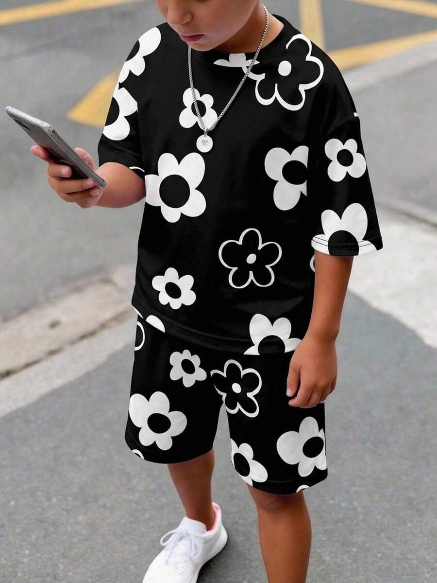 SHEIN 兒童 2件組 青少年男孩休閒街頭風 全身印花圖案套頭T恤與短褲套裝，適合學校、花園、海灘、生日，春夏季穿著