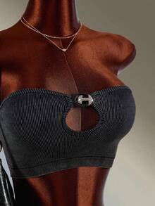 Amplova Ensemble de sport pour femmes avec top bandeau et short à design de patch métallique - Noir - Voir 4
