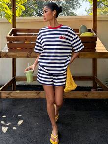 Muchica 女款夏季櫻桃條紋寬鬆度假兩件套，櫻桃條紋印花圓領短袖T恤與條紋短褲套裝，適合春季穿著 - 彩色 - 查看 3