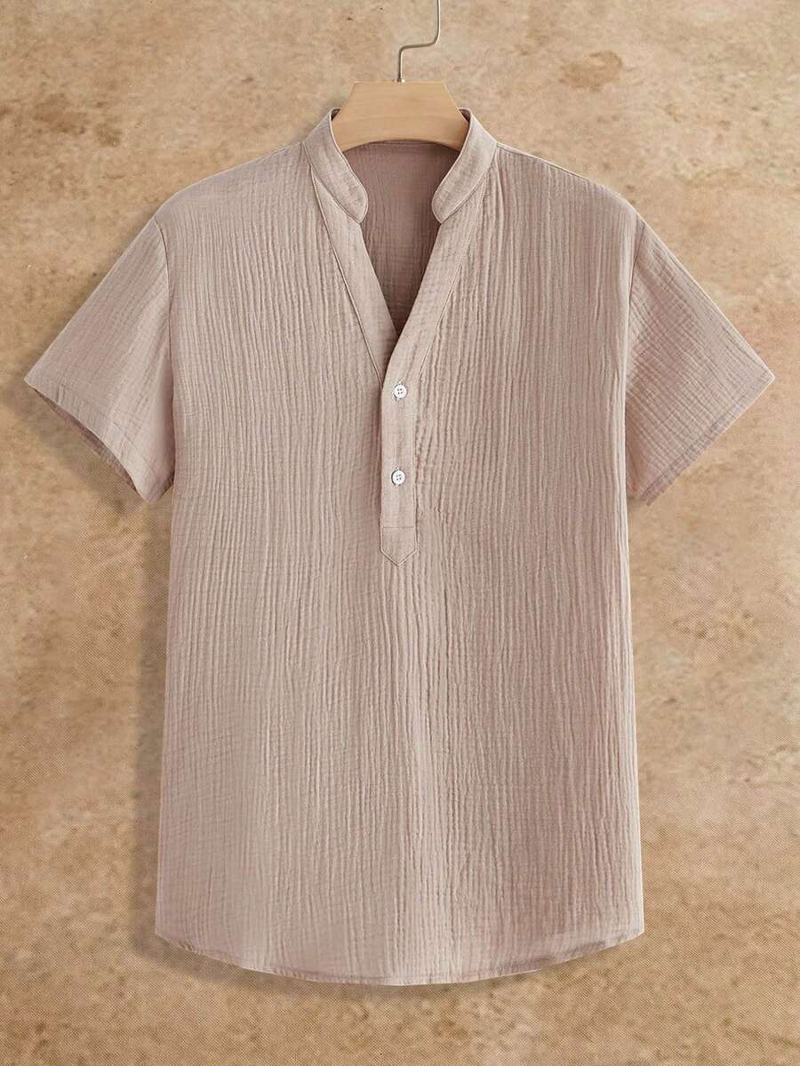 HIMLAND Camisa de hombre de corte holgado con media botonadura y color liso - Caqui - Ver 1