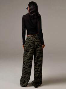 Athîral Denim 女款斑馬紋寬腿寬鬆休閒牛仔褲 - 棕色 - 查看 2