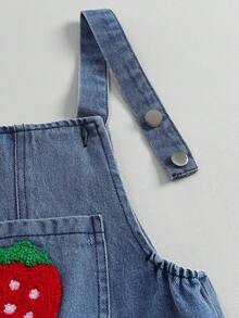 SHEIN Genkimix Kids 1件女童復古休閒可愛韓系水洗藍牛仔吊帶褲，草莓刺繡3D裝飾，附口袋可調肩帶直筒長褲牛仔連身褲，適合春秋冬季日常穿著、上學、旅行、度假、派對及各種室內外場合 - 紅色 - 查看 4
