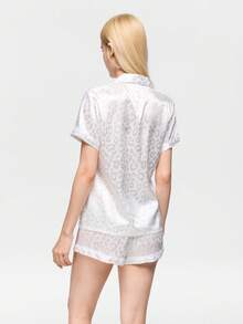 Bonmuse 2 Peças Conjunto de Pijama de Cetim, Top de Manga Curta com Gola e Shorts com Laço em Estampa de Leopardo Branco e Prata, Roupa de Dormir e Loungewear Feminina - Branco - Visão 2