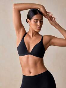 Veilyse 1pc Women's V-Neck Comfortable Wireless Front Closure Soft Cup Cotton Solid Color Bra With Adjustable Straps - Black - View 5