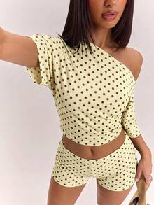 SHEIN BAE 女款波點印花不對稱領上衣與短褲兩件套 - 淡黃色 - 查看 5