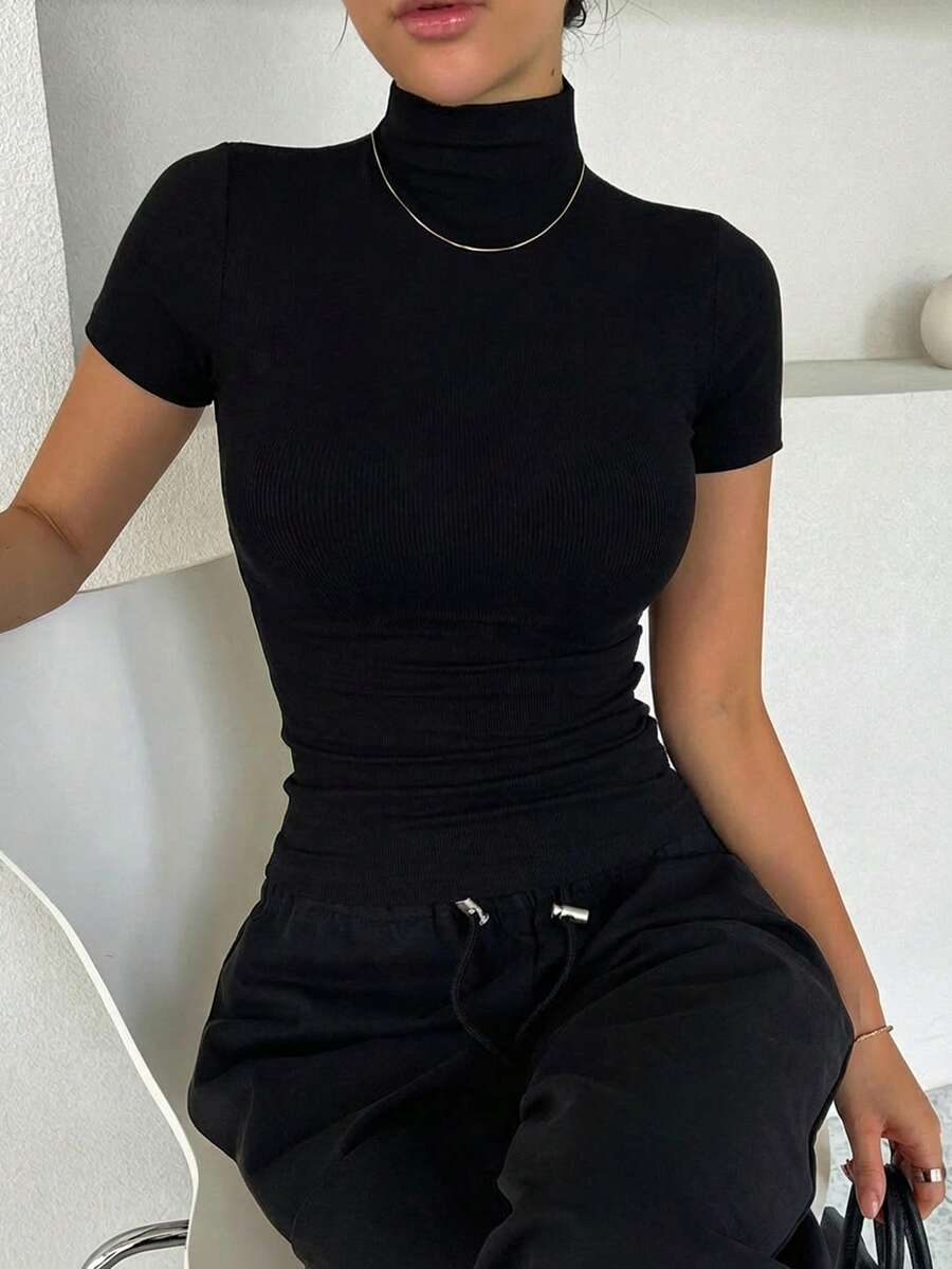 DAZY 女士休闲日常通勤简约纯色立领短袖修身黑色T恤,夏季 - 黑色 - 查看 1
