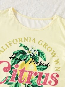 Sparklyn 少女輕黃圓領短袖上衣搭配粉色與白色垂直條紋寬腿長褲，檸檬花卉與復古字母印花，清新色彩對比，寬鬆版型，柔軟亮麗，水果印花帶出清新春季氛圍 - 黃色 - 查看 6
