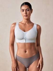 Veilyse Seamless Wireless Bra, Invisible & Non-Binding, Suitable For Daily Wear & Sleeping - Mint Green - View 3
