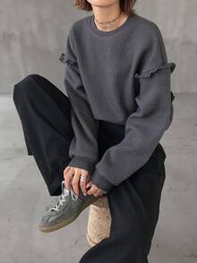 FRIFUL Sweatshirt Kasual Wanita Warna Polos Leher Bulat Patchwork Ruffle Bahu Jatuh Lengan Panjang untuk Liburan Musim Gugur Abu-abu Gelap - Grey - View 6