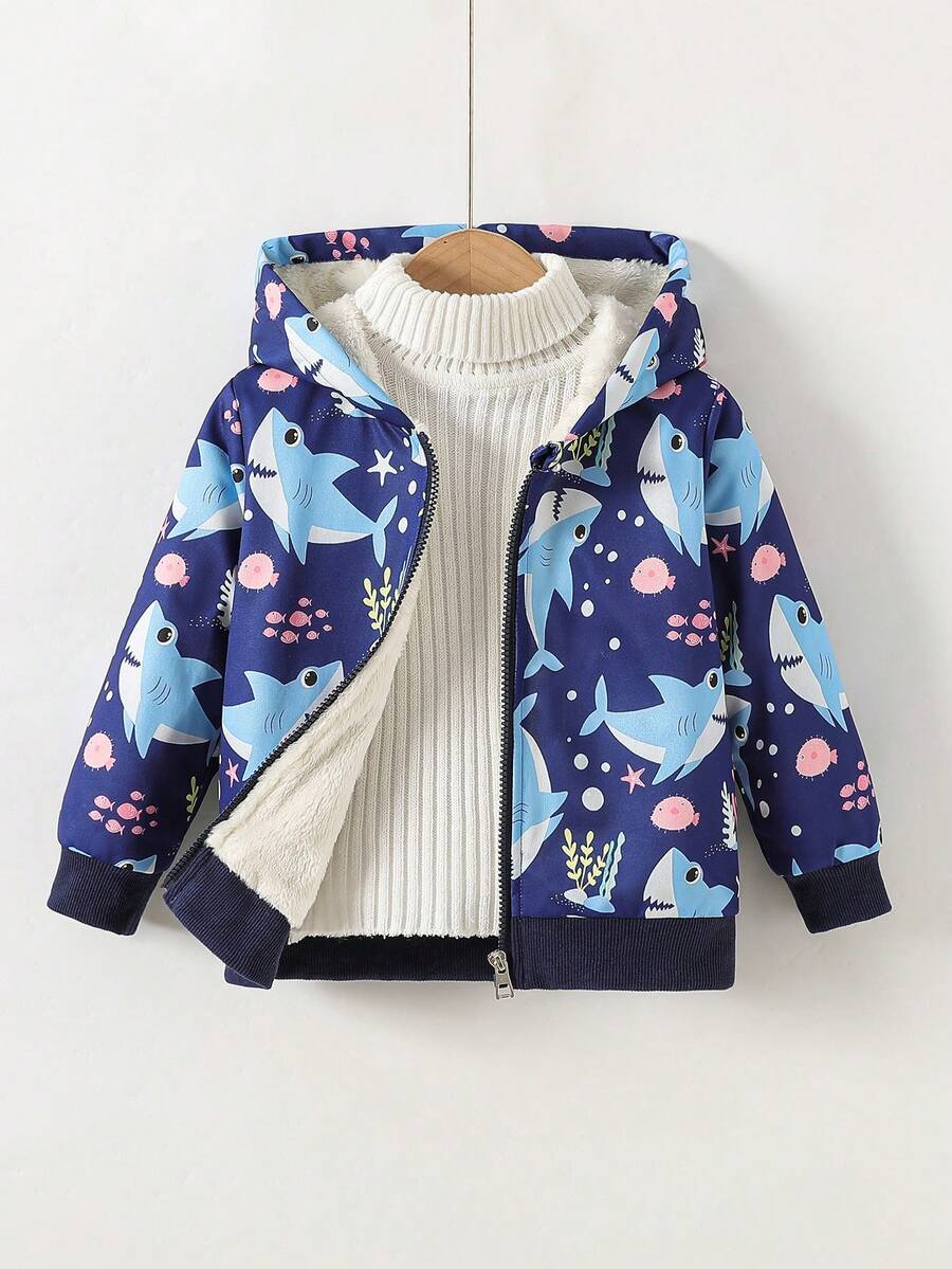 SHEIN Explorewe 小男孩恐龍多色印花抓絨內裡連帽夾克,時尚與舒適的完美結合,專為活潑好動的兒童設計。夾克採用繽紛恐龍印花設計,充滿童趣與活力,讓孩子展現個性獨特的魅力。柔軟抓絨內裡舒適保暖,適合多季節穿著與戶外活動。 - 藍色 - 查看 1