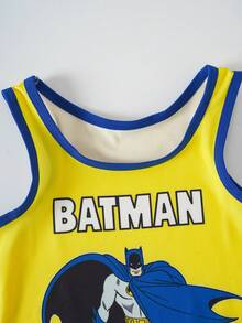 BATMAN X SHEIN 小男孩字母卡通圖案印花背心與短褲居家休閒套裝 - 黃色 - 查看 3
