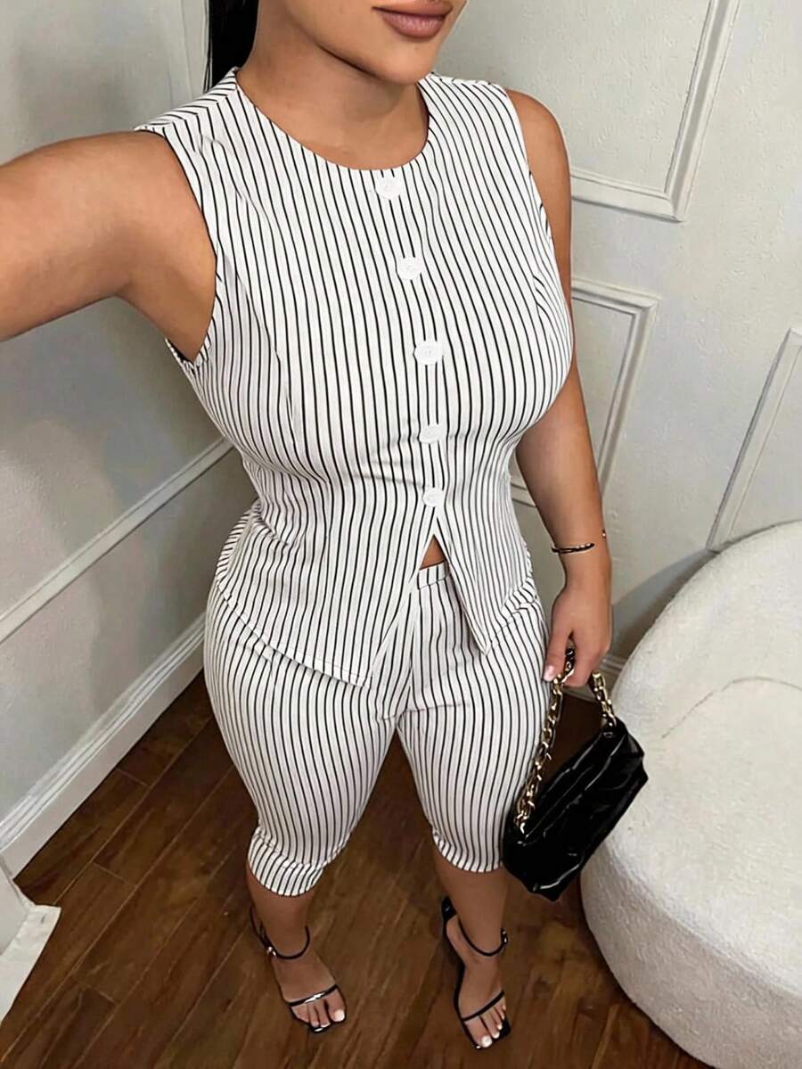SHEIN SXY 大尺碼女款格紋單排扣背心與七分褲休閒優雅兩件套 正式辦公黑白配色夏季教師節 - 黑與白 - 查看 1