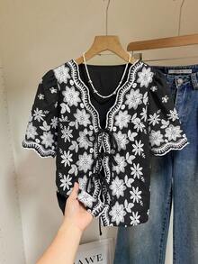 Muvela 女款夏季休閒花卉刺繡前綁帶上衣 - 黑與白 - 查看 1