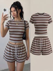 SHEIN 兒童青少年女孩 T-Shirt 套裝，棕色與米色條紋圓領修身短袖 T-Shirt，配抽繩鬆緊腰寬腿短褲 2 件套，返校季休閒穿搭 - 棕色 - 查看 3