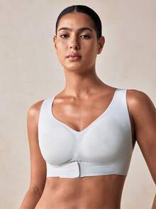 Veilyse Seamless Wireless Bra, Invisible & Non-Binding, Suitable For Daily Wear & Sleeping - Mint Green - View 5